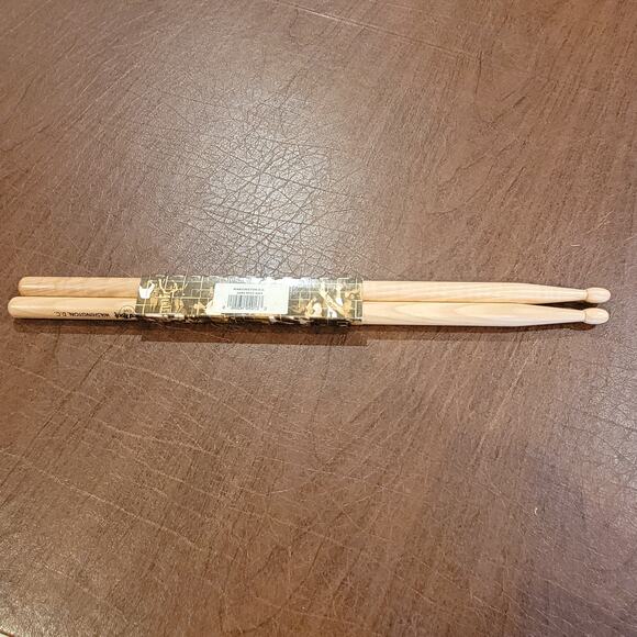 HARD ROCK CAFE HRC Natural Wood Drum Sticks 16" Washington D.C. - Picture 6 of 6